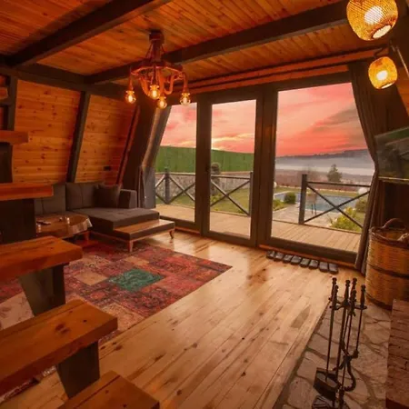 Apartment Marvelous Bungalow With Jacuzzi And Private Pool Surrounded By Nature In Sapanca